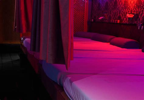 locales swinger madrid|Sala Trivial, club liberal y swinger en Madrid 